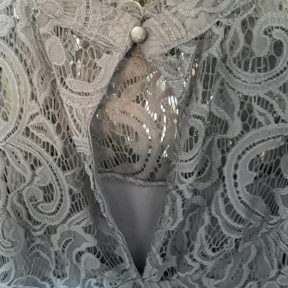 Beautiful dressy tank - Picture 3 of 4